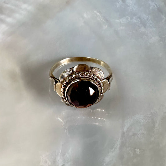 Vintage 10 karaat bloemenring met granaat edelsteen - maat 18 | 57