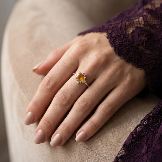 Zilveren ring met citrien en zirkonia - maat 17 | 53