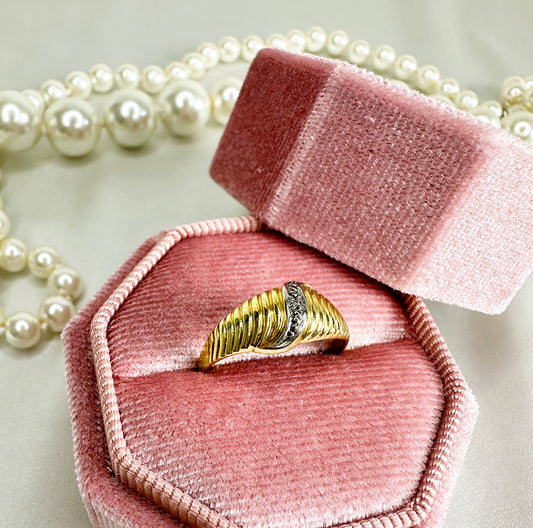 Gold 333 ring 8kt Art Deco waves - size 17.25 (54 EU)