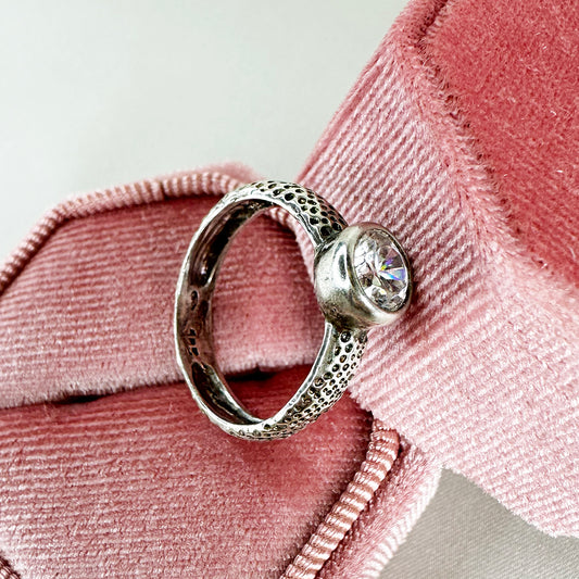 Zilveren hammered ring 925 met zirkonia steen – maat 17,5 | 55